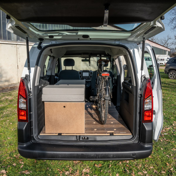 piccolo veicolo commerciale allestito Nissan NV200 Furgoncino